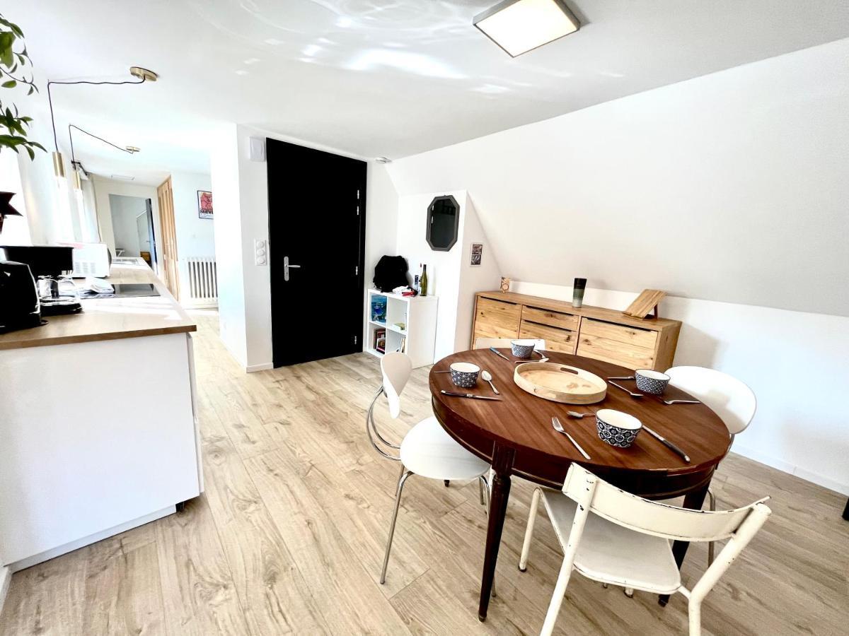 Sous Les Toits Avec Garage Et Terrasse A Ribeauville Luaran gambar